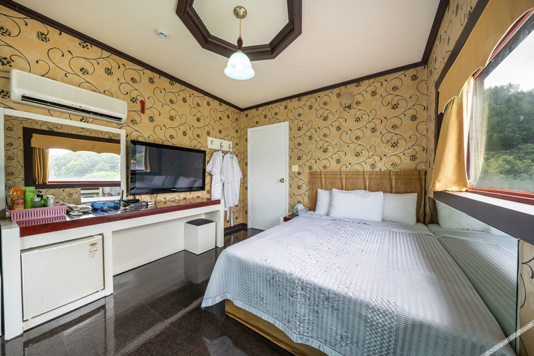 Bedroom 4, Cheongpyeong Carib, Gapyeong