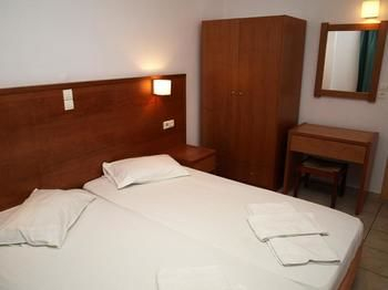 Guestroom 5, Haris Apartments, Crete