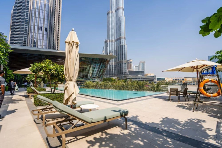 Pool 4, Luxurious 1BR at Grande Downtown, Dubai