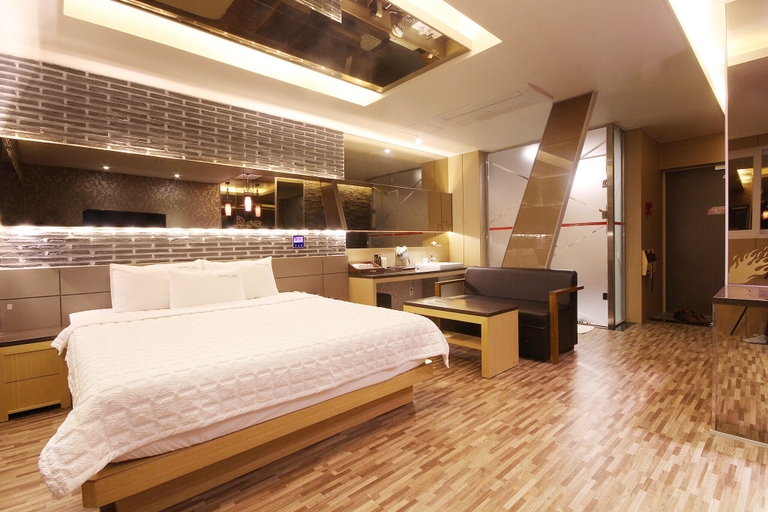 Bedroom 2, Gyeongju Bomun CL Hotel, Gyeongju