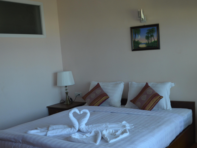 Others 4, Hotel Lux, Bassein