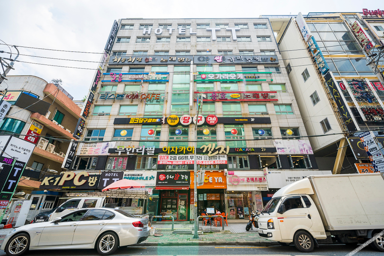Others 4, Changwon Sangnam-dong Q, Changwon