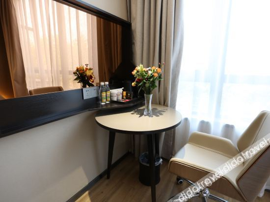 Others 3, IN Hotel (Wuhan High Speed Railway Station Happy Valley Branch), Wuhan