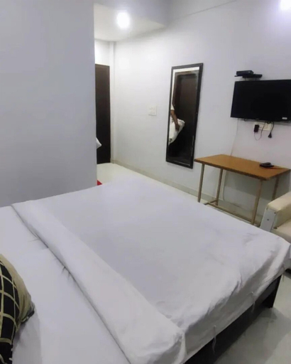 Bedroom 4, Hotel Downtown, Meerut