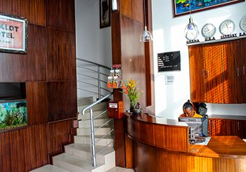Others 2, マックスロット ホテル, Accra