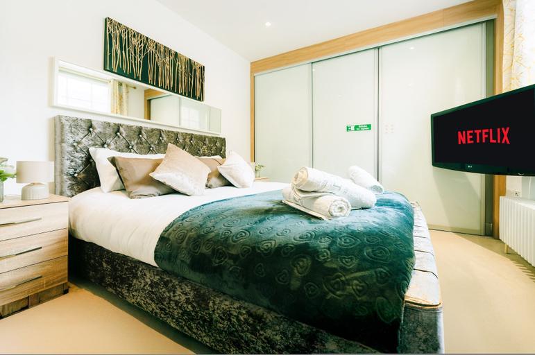Room 3, LUX Bloomsbury Flat By Holborn Covent Garden, London