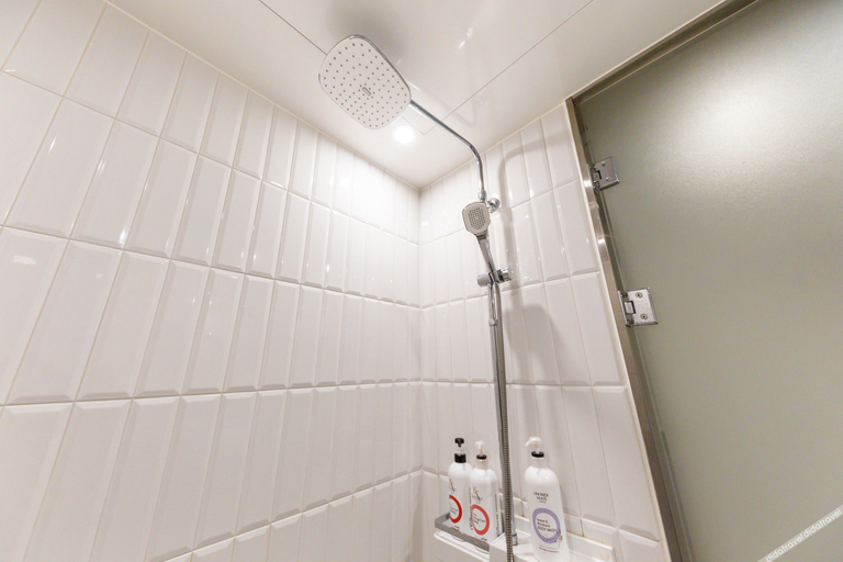 Bathroom 3, Doksan Minimal Season, Geum-cheon