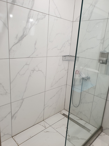 Bathroom 2, City Center Studios, Crete