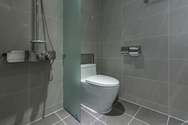 Bathroom 5, Busan Suyeong Brown Dot, Suyeong