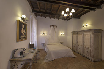 Others 4, Antica Dimora Donna Isabella, Rome