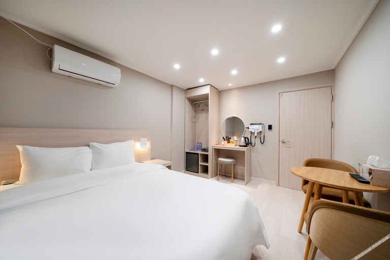 Bedroom 4, Hotel Picasso, Gangbuk