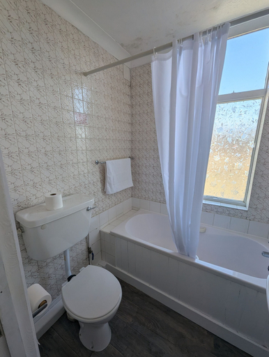 Bathroom 3, The Bell Hotel, Suffolk