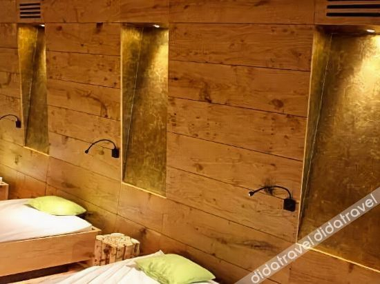 Others 5, Hotel Castel Pietra, Trento