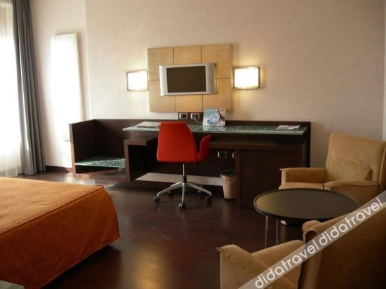 Others 2, Hotel Valentino, Terni