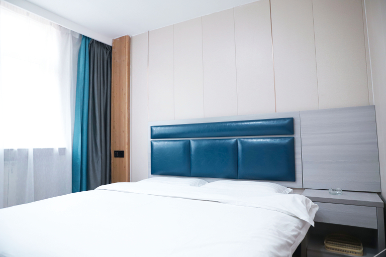 Bedroom 2, Tongchuan Hotel, Tongchuan