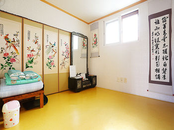 Others 4, Inwoo House, Jongno