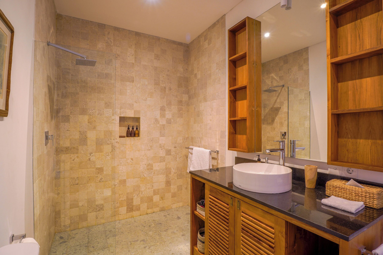 Bathroom 4, Paradise Garage Komodo Villa, West Manggarai