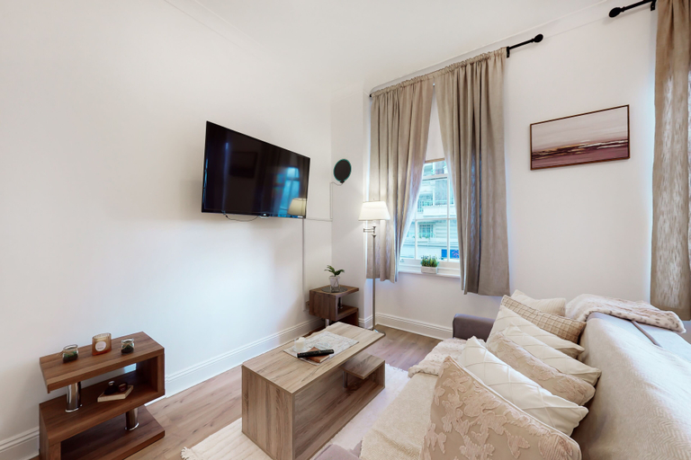 Others 3, Park Lane Apartments Baker Street, London