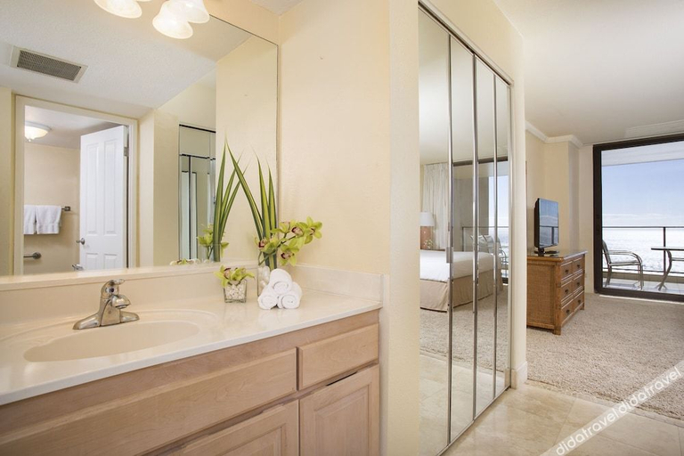 Bathroom 4, AEI at The Mahana Kaanapali Resort, Maui