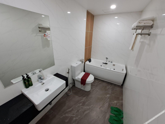 Bathroom 5, Hotel Grand Vista , Yangon