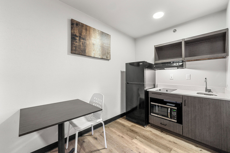 Others 5, Southern Suites Forest Park, Clayton