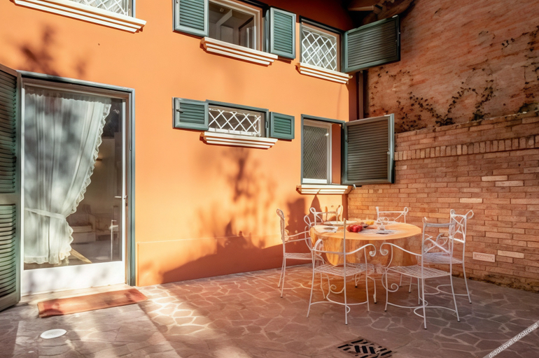 奢华别墅 5, BolognaRoomscom- Isaia Garden Private Garden Spa Bath, Bologna