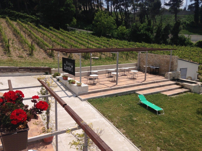 Others 4, Bed & Wine Rocco Zambri, Foggia
