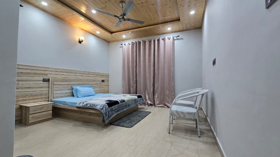 Room 3, Deswal Hotel, Rohtak