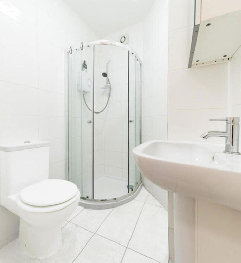 Bathroom 3, Aldgate City Apartments, London
