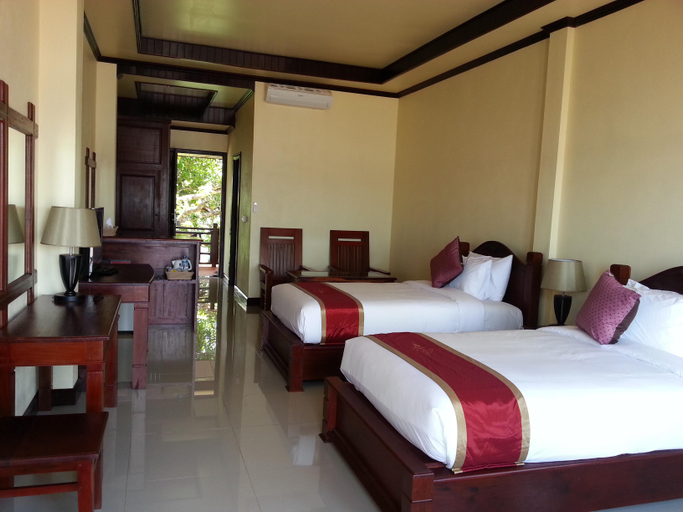 Bedroom 2, Pon Arena Hotel, Khong