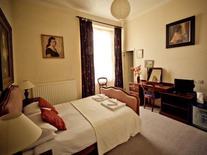 Bedroom 2, The White Hart Hotel, Cornwall