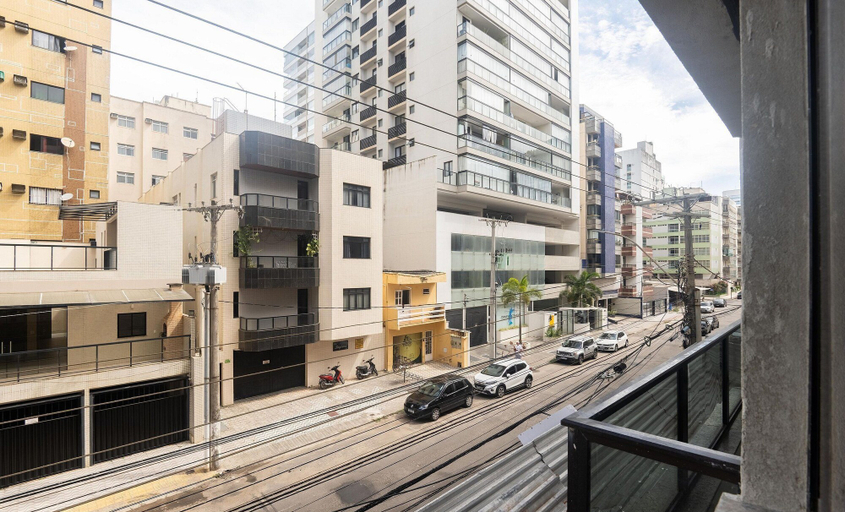 Property grounds 3, Apts in a Condominium 130m fr/ Morro Beach - Gfts, Guarapari