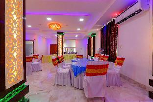 Food & Drinks 4, Fabexpress Moti Mahal, Varanasi
