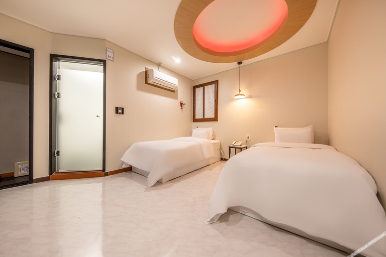 Bedroom 2, Jecheon Cats Hotel, Jecheon