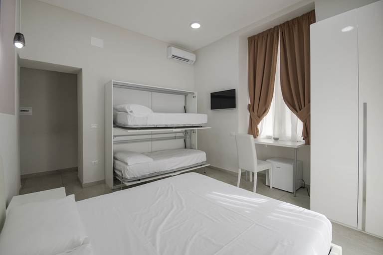 Bedroom 3, La Chambre, Napoli