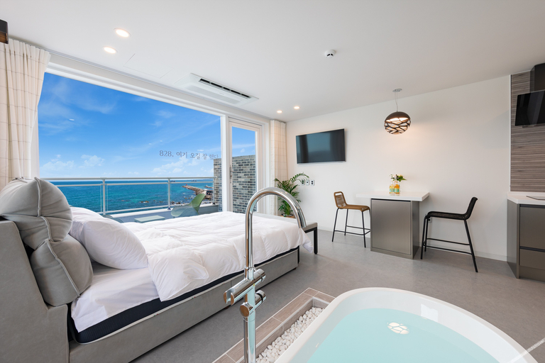 Bedroom 2, Donghae 828 ocean view Spa Pension, Donghae