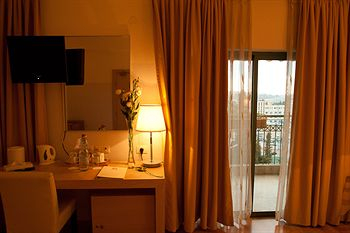 Others 5, Legacy Hotel
