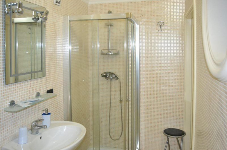 Bathroom, Palazzo Vergine I Due Mari, Lecce