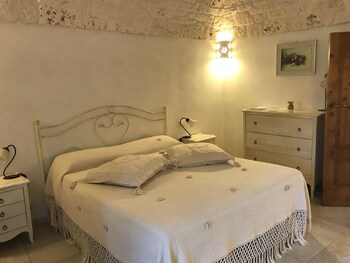 Others 5, Il Trullo di Giulietta, Bari