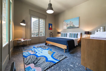 Others 5, Budget Rooms Sonnino 37, Cagliari