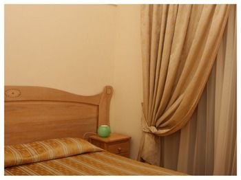 Others 4, Divina House B&B, Napoli