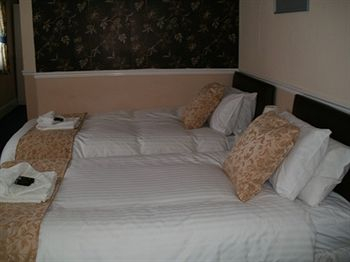 Others 2, The Nelson Hotel, Norfolk