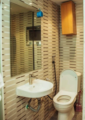 Bathroom, Oliver Twist, Eti-Osa