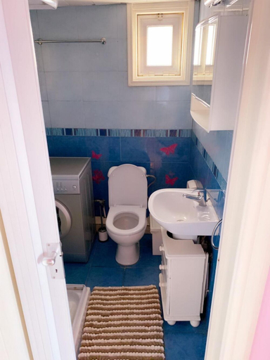 Bathroom, Beach Front Apartment, Larnaca