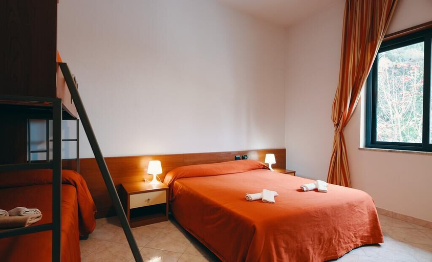Others 4, Hotel Almas Paestum, Salerno