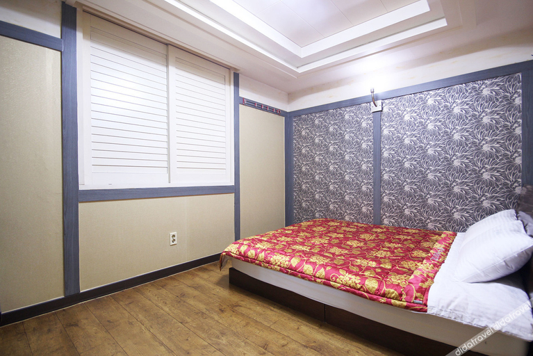 Bedroom 3, Ulleung Hwangje Hotel, Ulleung