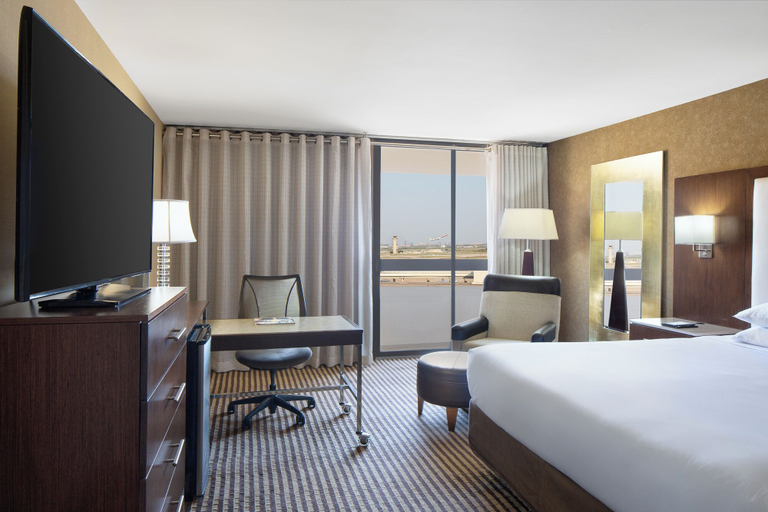 Bedroom 4, Hyatt Regency DFW International Airport - Adjacent to Terminal C, Tarrant