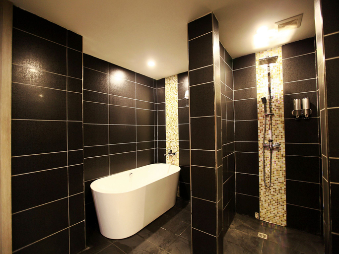 Bathroom, Jiuhe Yipin Hotel, Xi'an