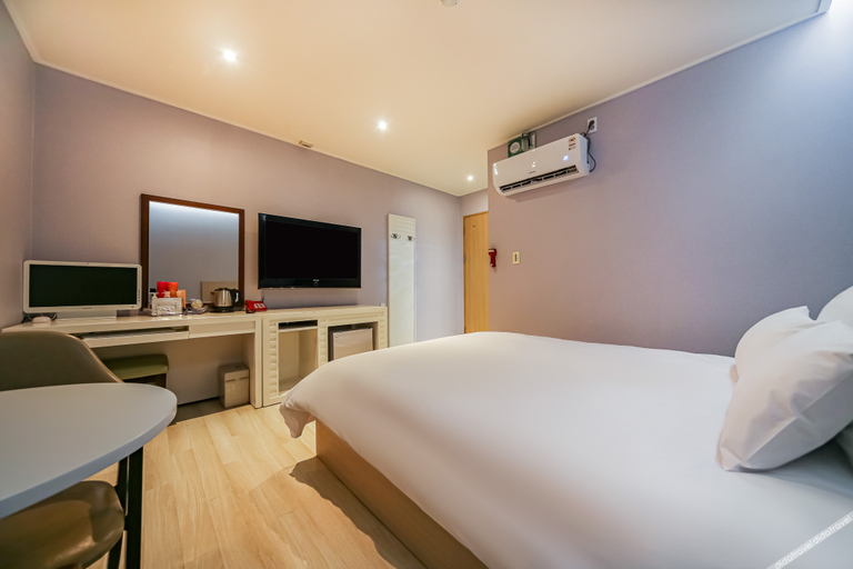 Bedroom 2, Yeongju Wiz Hotel, Yeongju