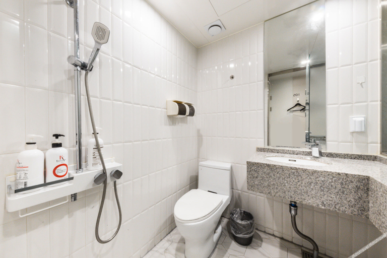 Bathroom 3, Doksan Minimal Season, Geum-cheon